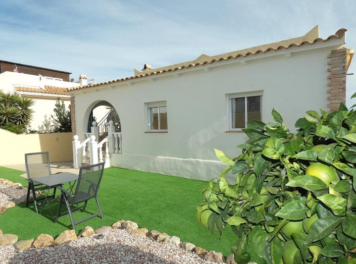 Image No.40-2 Bed Villa / Detached for sale