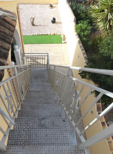 Image No.50-2 Bed Villa / Detached for sale