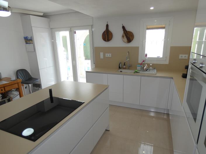 Image No.32-3 Bed Villa / Detached for sale