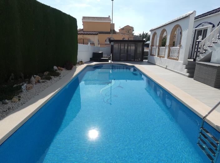 Image No.39-3 Bed Villa / Detached for sale