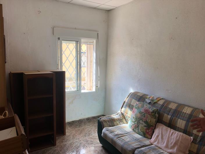 Image No.6-3 Bed House for sale