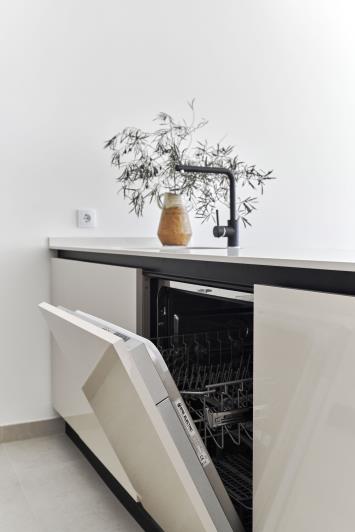 Image No.20-2 Bed Apartment for sale