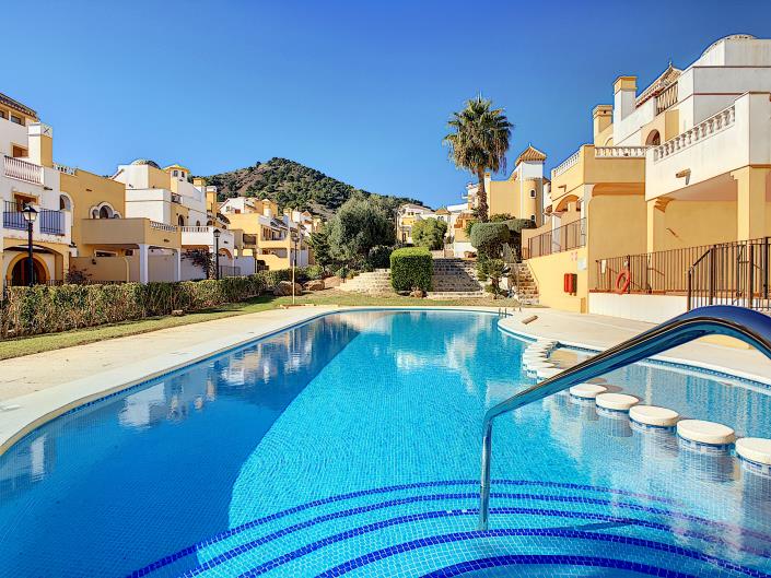 Image No.7-2 Bed Townhouse for sale