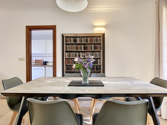 Image No.12-2 Bed Townhouse for sale