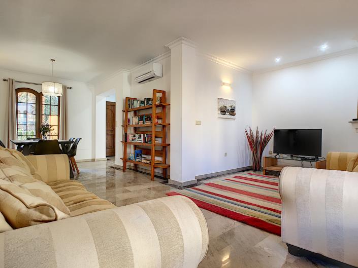 Image No.15-2 Bed Townhouse for sale