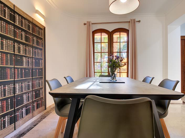 Image No.17-2 Bed Townhouse for sale