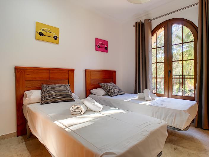 Image No.20-2 Bed Townhouse for sale