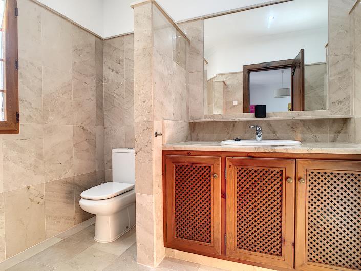 Image No.23-2 Bed Townhouse for sale