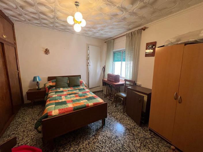 Image No.6-5 Bed Townhouse for sale