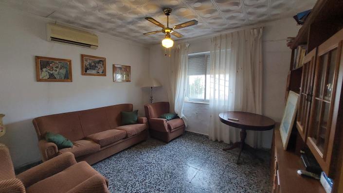 Image No.36-5 Bed Townhouse for sale