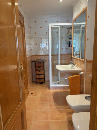 Image No.12-8 Bed Villa for sale