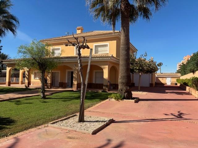 Image No.16-8 Bed Villa for sale