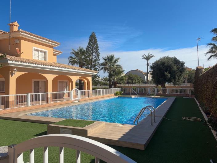 Image No.20-8 Bed Villa for sale