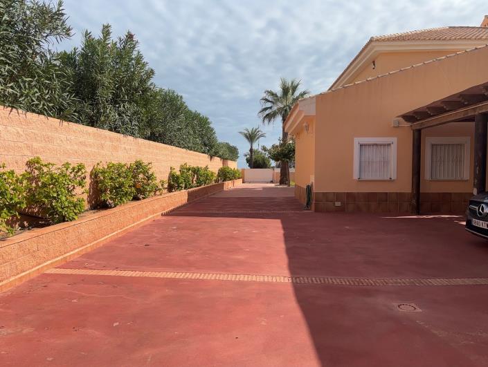 Image No.21-8 Bed Villa for sale