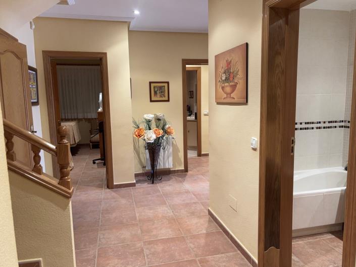 Image No.22-8 Bed Villa for sale