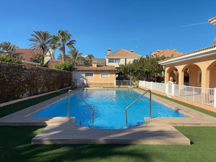 Image No.23-8 Bed Villa for sale