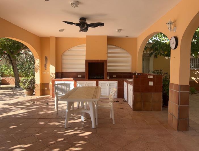 Image No.32-8 Bed Villa for sale