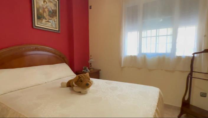 Image No.6-5 Bed House for sale