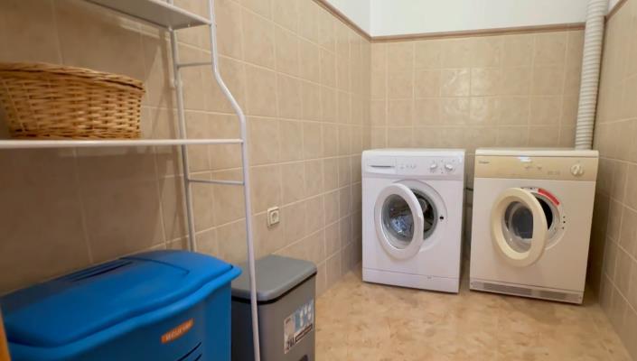 Image No.12-5 Bed House for sale