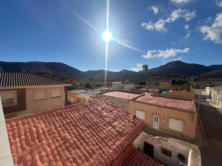 Image No.17-5 Bed House for sale