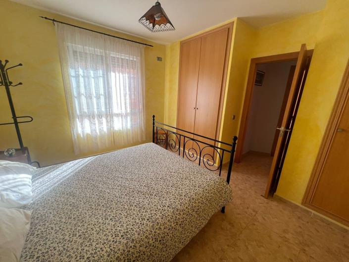 Image No.19-5 Bed House for sale