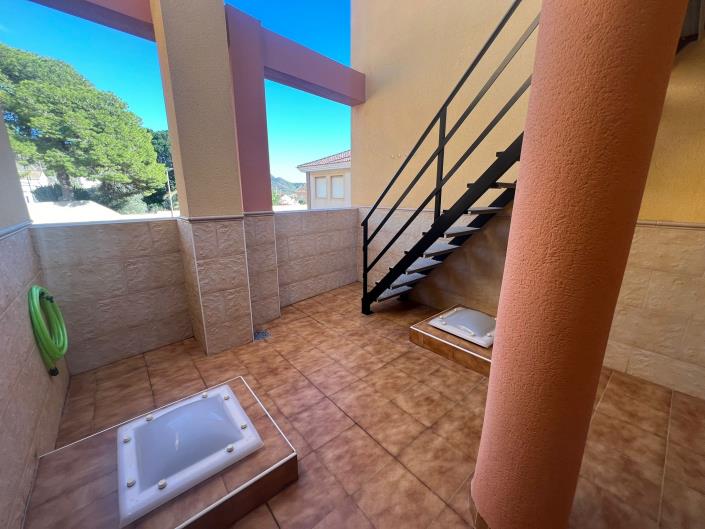 Image No.25-5 Bed House for sale