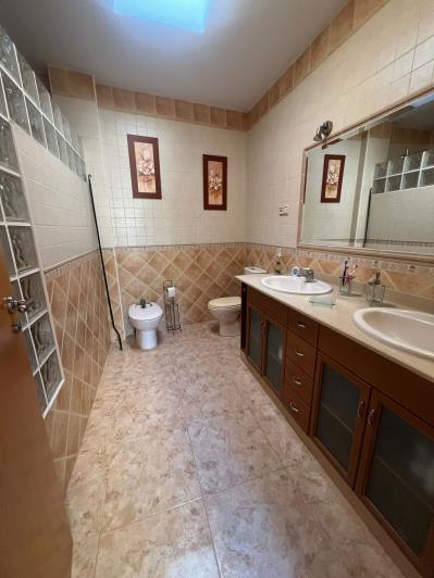 Image No.26-5 Bed House for sale