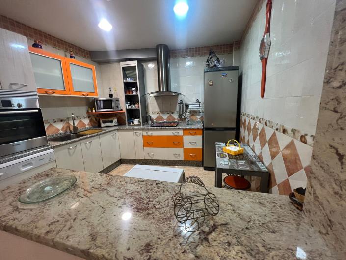 Image No.37-5 Bed House for sale