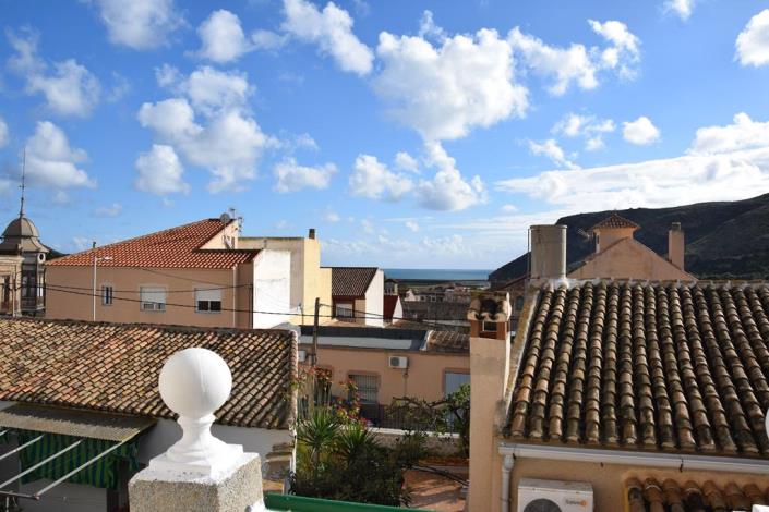 Image No.7-4 Bed House for sale