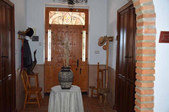 Image No.14-4 Bed House for sale