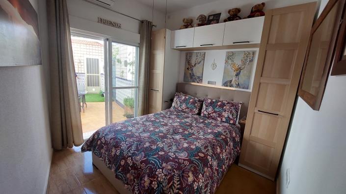 Image No.4-2 Bed House for sale