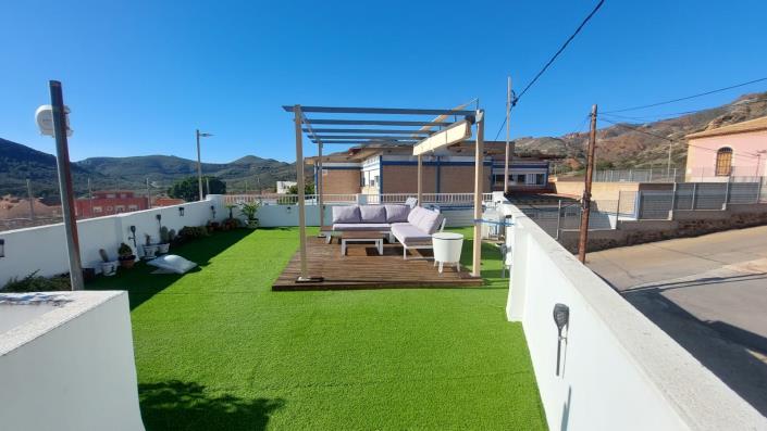 Image No.15-2 Bed House for sale