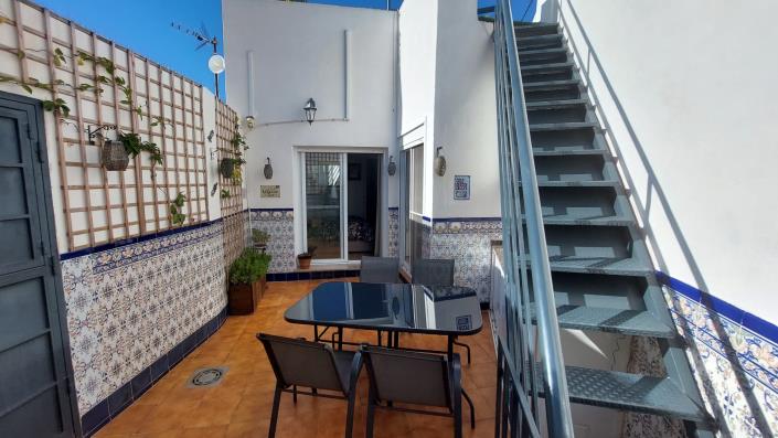 Image No.17-2 Bed House for sale