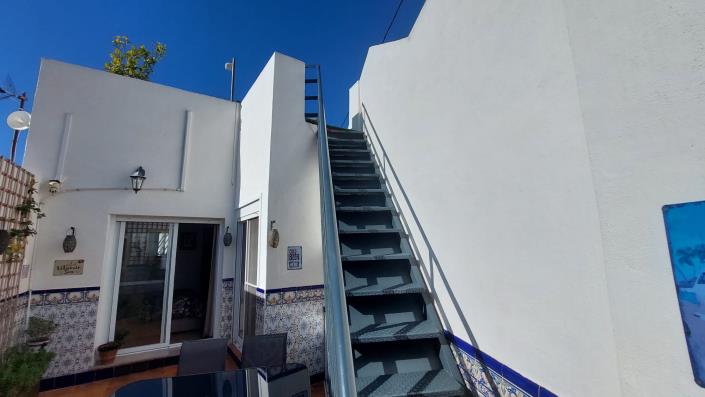 Image No.18-2 Bed House for sale