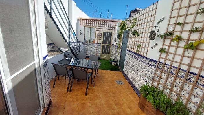 Image No.20-2 Bed House for sale