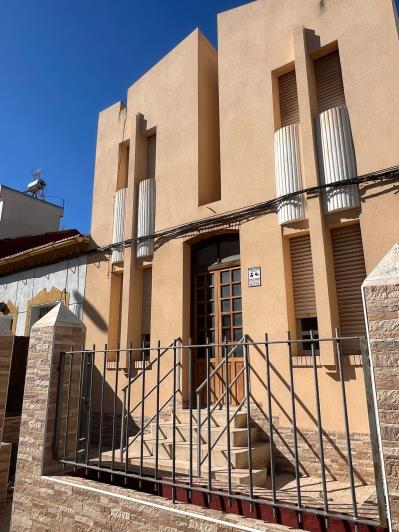 Image No.3-4 Bed House for sale