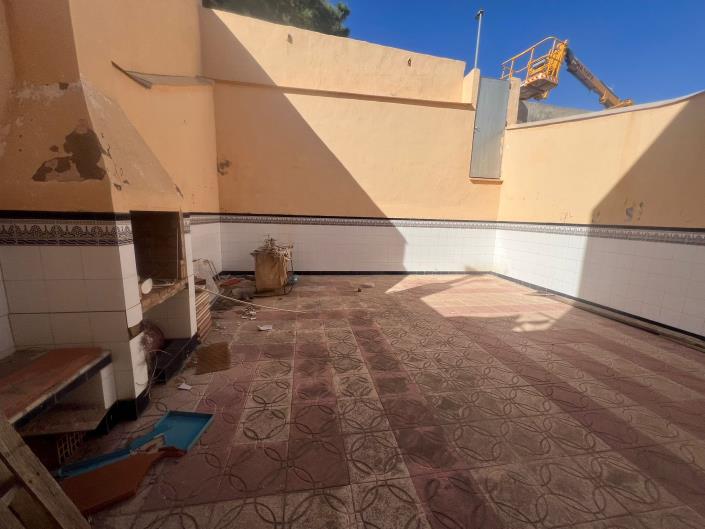 Image No.6-4 Bed House for sale