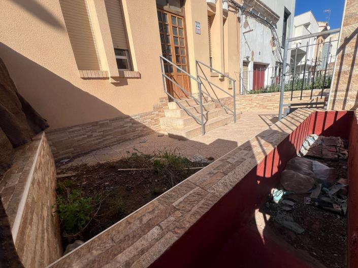 Image No.10-4 Bed House for sale