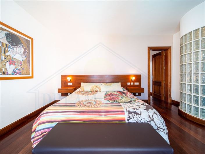 Image No.5-5 Bed House for sale