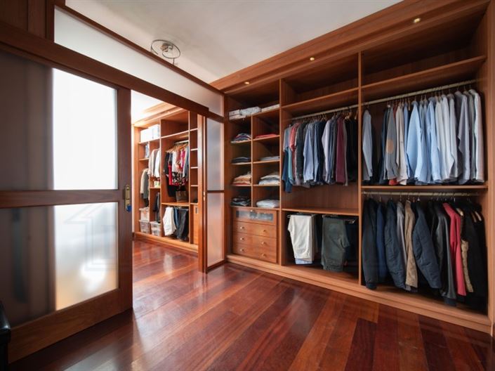 Image No.16-5 Bed House for sale