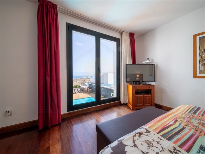 Image No.17-5 Bed House for sale