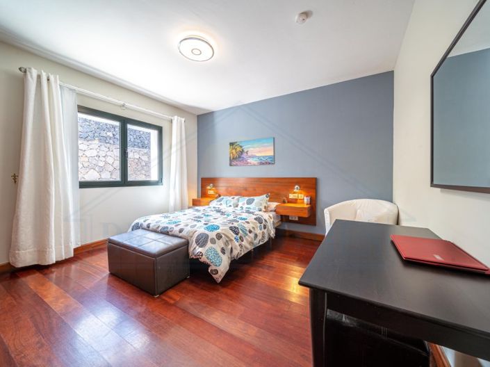 Image No.23-5 Bed House for sale