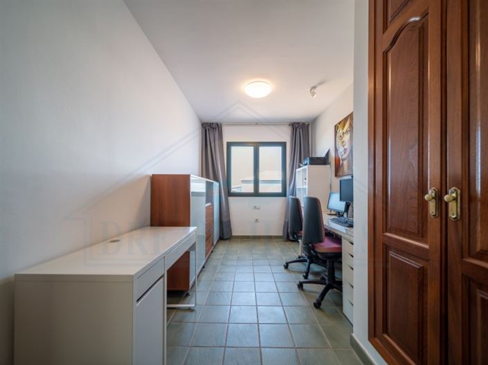 Image No.41-5 Bed House for sale