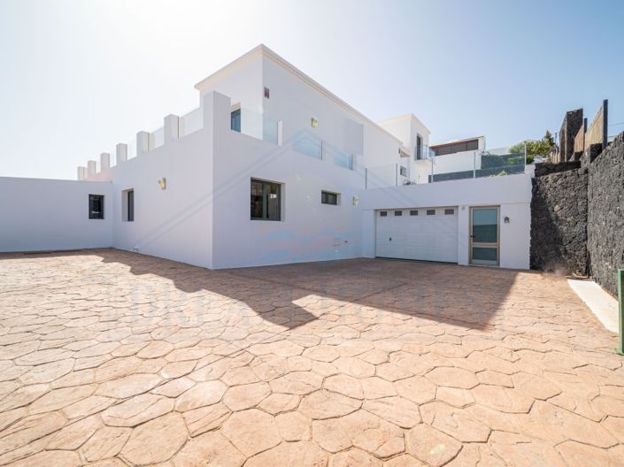 Image No.48-5 Bed House for sale