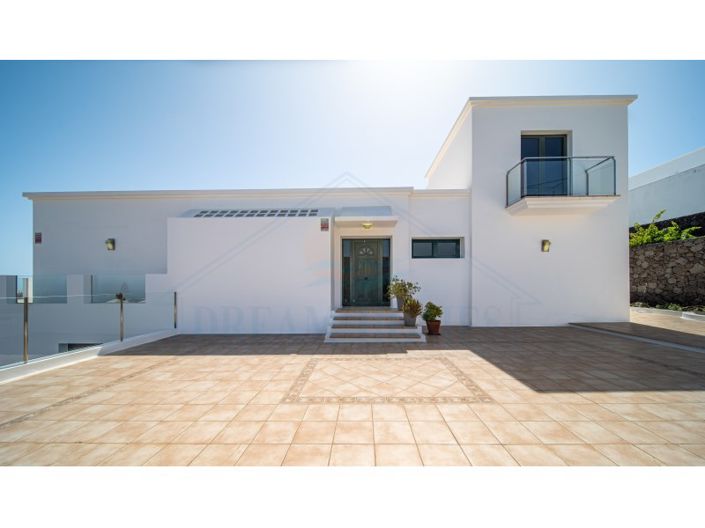 Image No.7-5 Bed House for sale