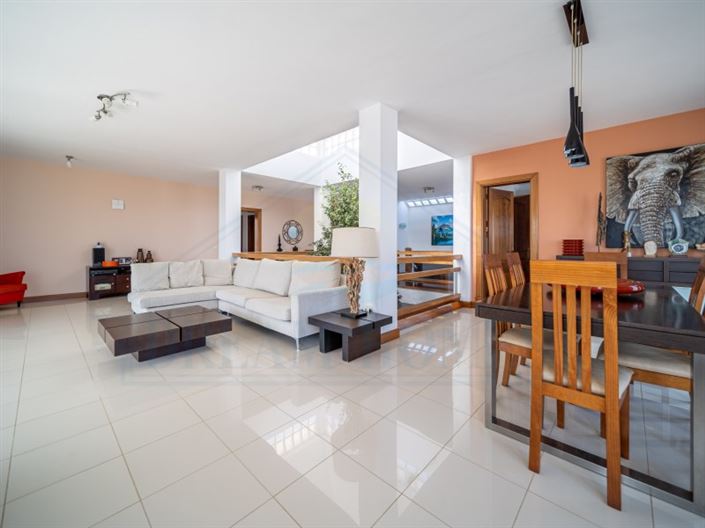 Image No.10-5 Bed House for sale