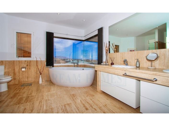 Image No.34-7 Bed House for sale