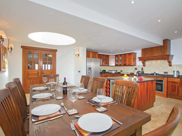 Image No.10-5 Bed House for sale