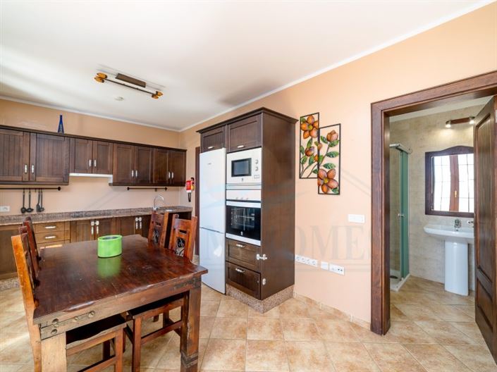 Image No.10-7 Bed House for sale