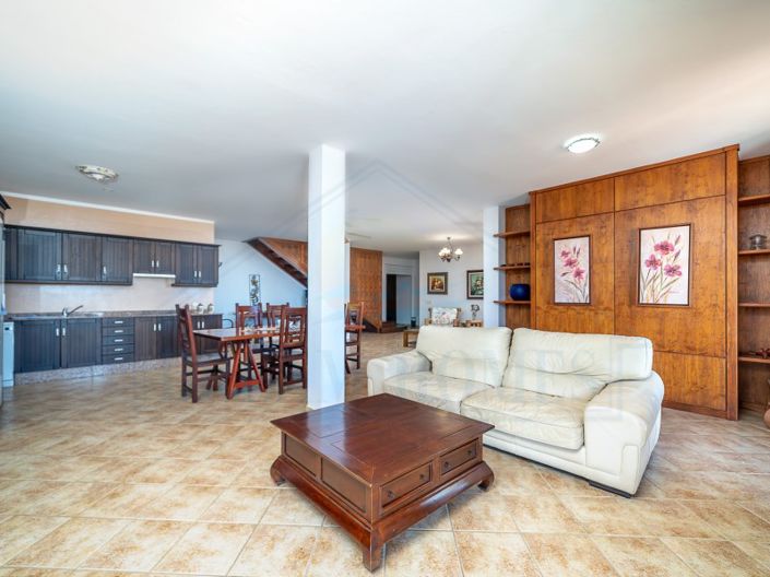 Image No.16-7 Bed House for sale